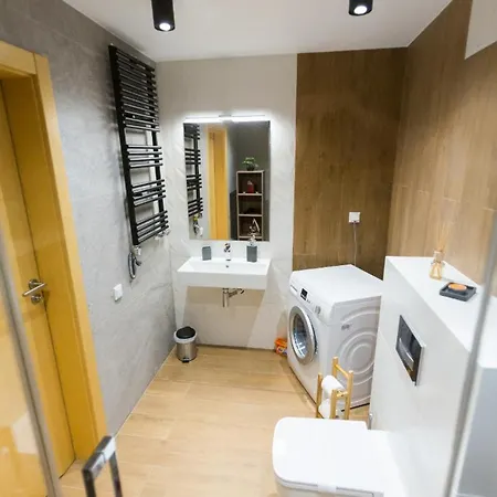 Luxury Modern Apartment *